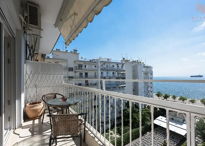 Awesome Sea View, Nilie Hospitality Mgmt Apartment